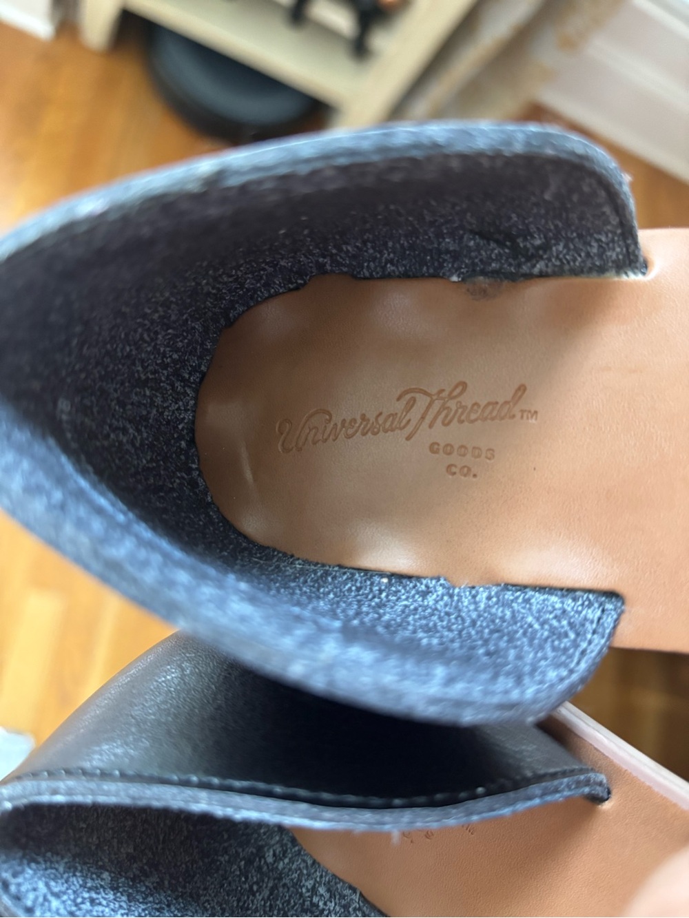 Universal Thread Black Crisscross Leather Flat Sandals - Picture 6 of 6